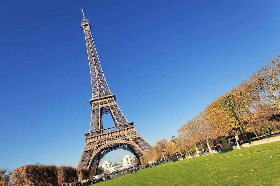 Image de la Tour Eiffel pour représenter la France dans l'annuaire de l'apprentissage linguistique